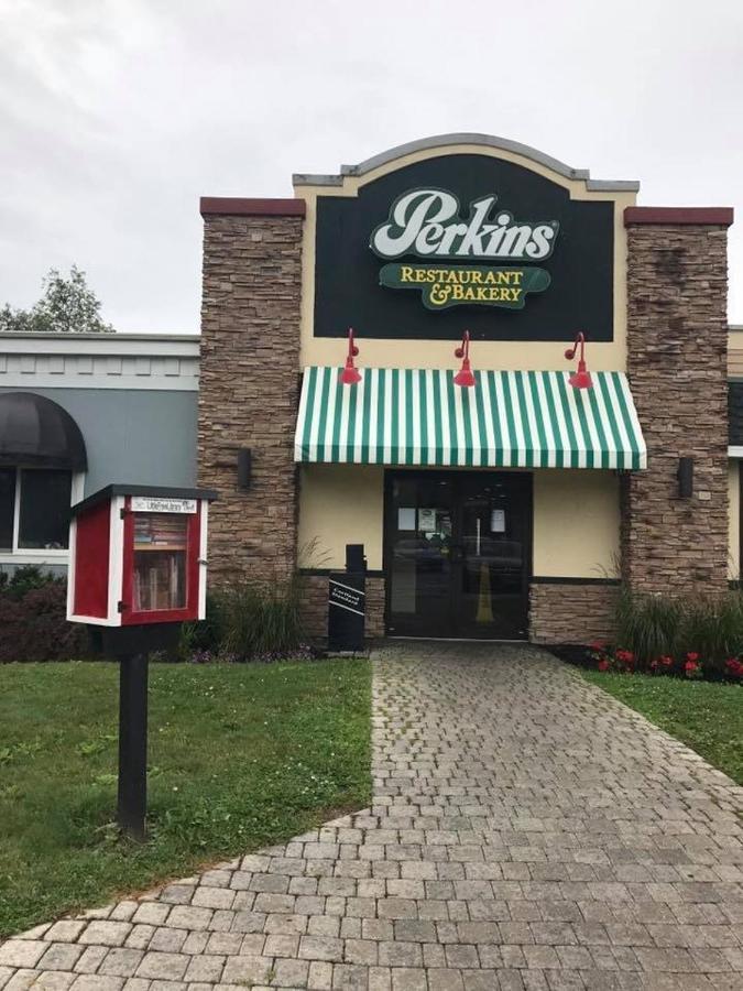 Clarion Inn & Suites - University Area Cortland Exterior photo